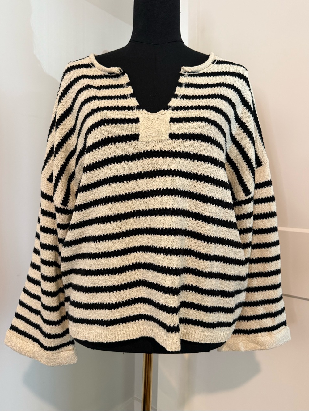 Blu Pepper NWOT Women’s Striped Black and Cream V-Neck Sweater